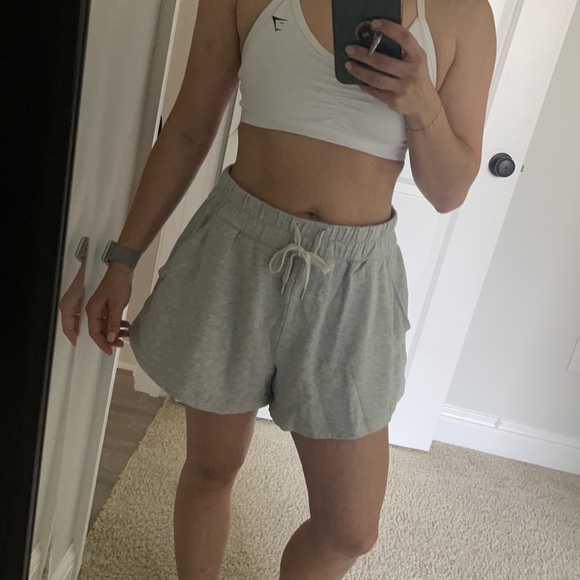 Lululemon Mellow In high rise shorts size 6 - Picture 7 of 7